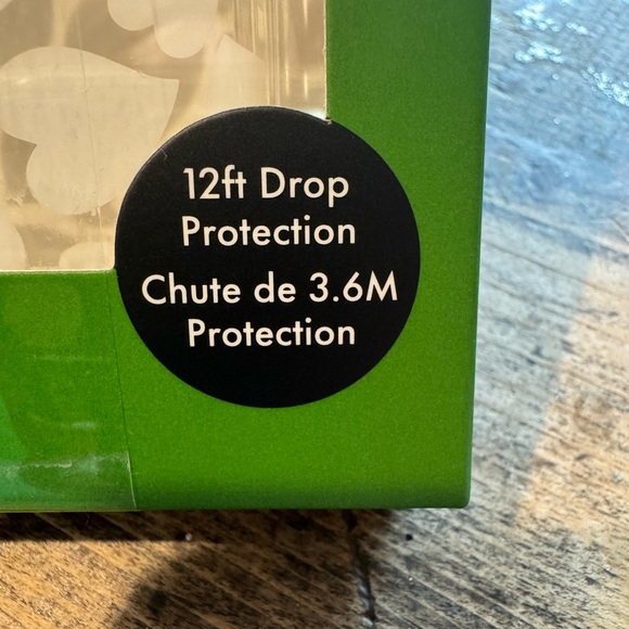 kate spade White Heart iPhone 15 pro max Case- pretty and practical🤍zoom in🤍 - Picture 4 of 6